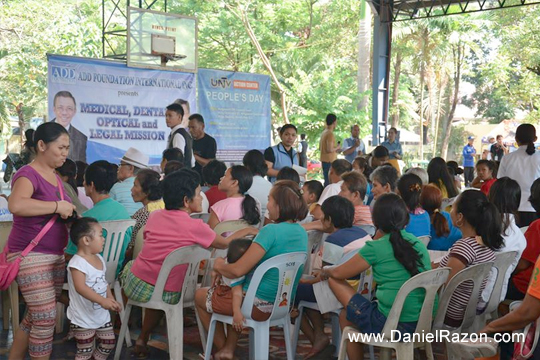 UNTV and its major partners hold the first “People’s Day” in Barangay Bagbag, Novaliches, Quezon City providing residents with public services last March 20, 2014. (Madz Milana | Photoville International)