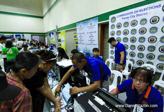 Social service agencies put up desks at the Elderpowerment Expo to assist elderlies on processing of membership application and other inquiries during UNTVs 10th anniversary celebration at the Philippine Trade Training Center. (Photo from Photoville International)