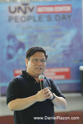 MTRCB Chairman Eugenio "Toto" Villarreal orients residents of Malibay, Pasay City on responsible and intelligent viewing during UNTV Action Center’s 2nd People’s Day last April 25, 2014. (Rey Calinawan Vercide | Photoville International)