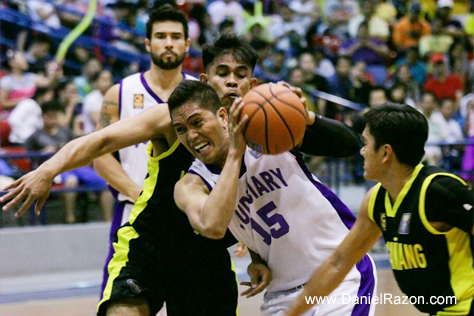 Judiciary Magis forward Ariel Capus struggles to keep the ball against Malacañang Patriots’ double team. Capus made 14 points, 8 rebounds, and 4 assists for their win on Game 1 of UNTV Cup Season 3 Finals. (Photo courtesy of Photoville International)